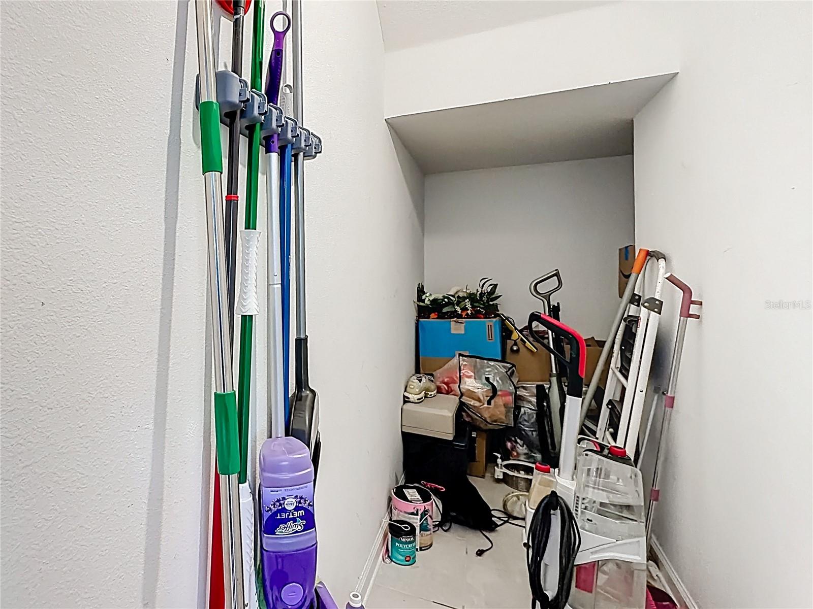 RHETTS RDG - Residential