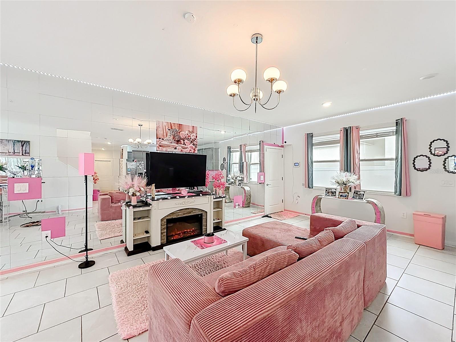 RHETTS RDG - Residential