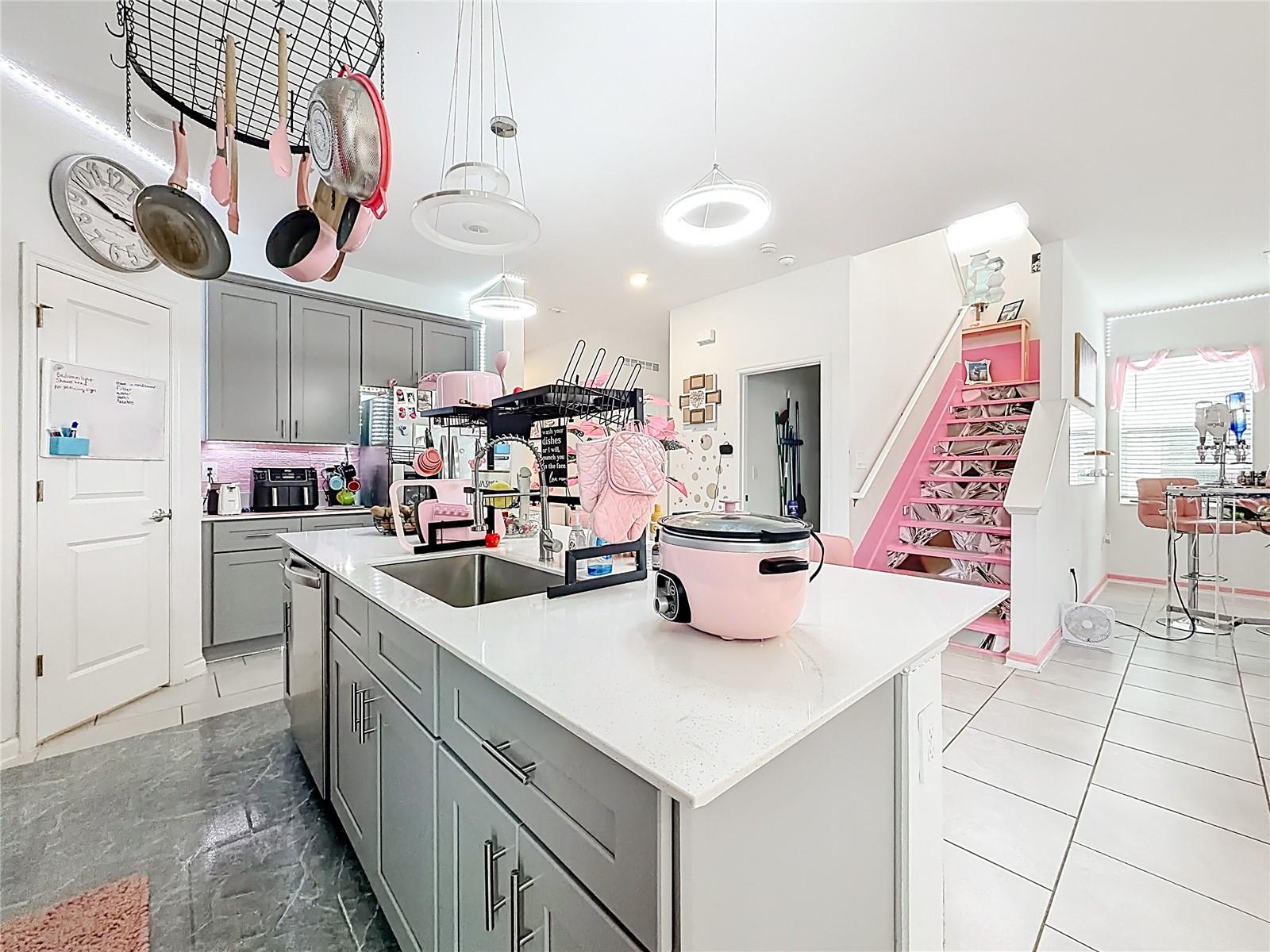 RHETTS RDG - Residential