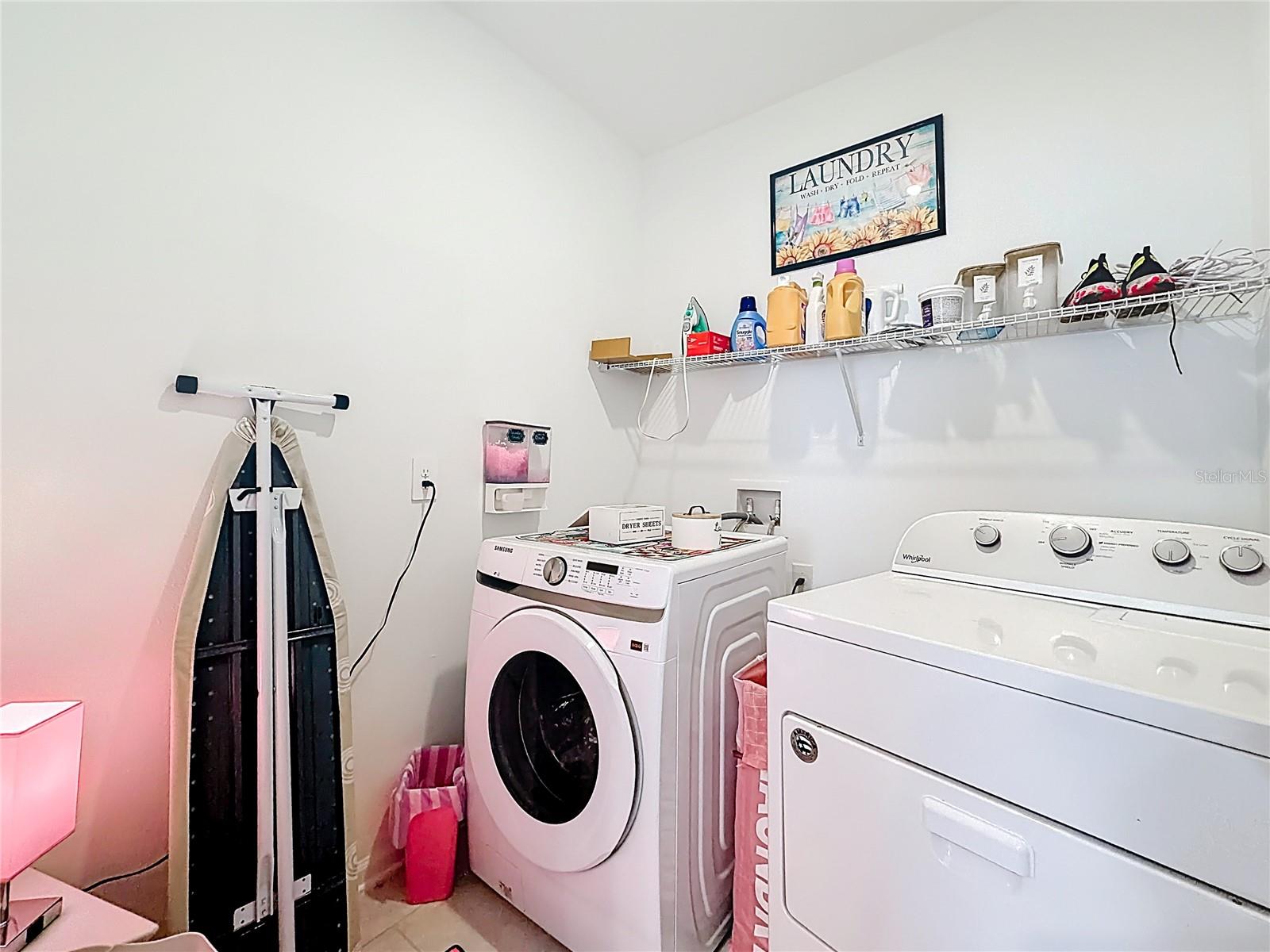 RHETTS RDG - Residential