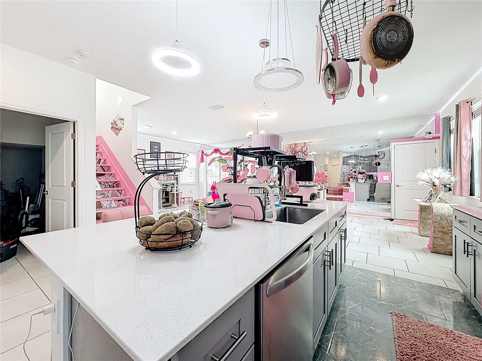 RHETTS RDG - Residential