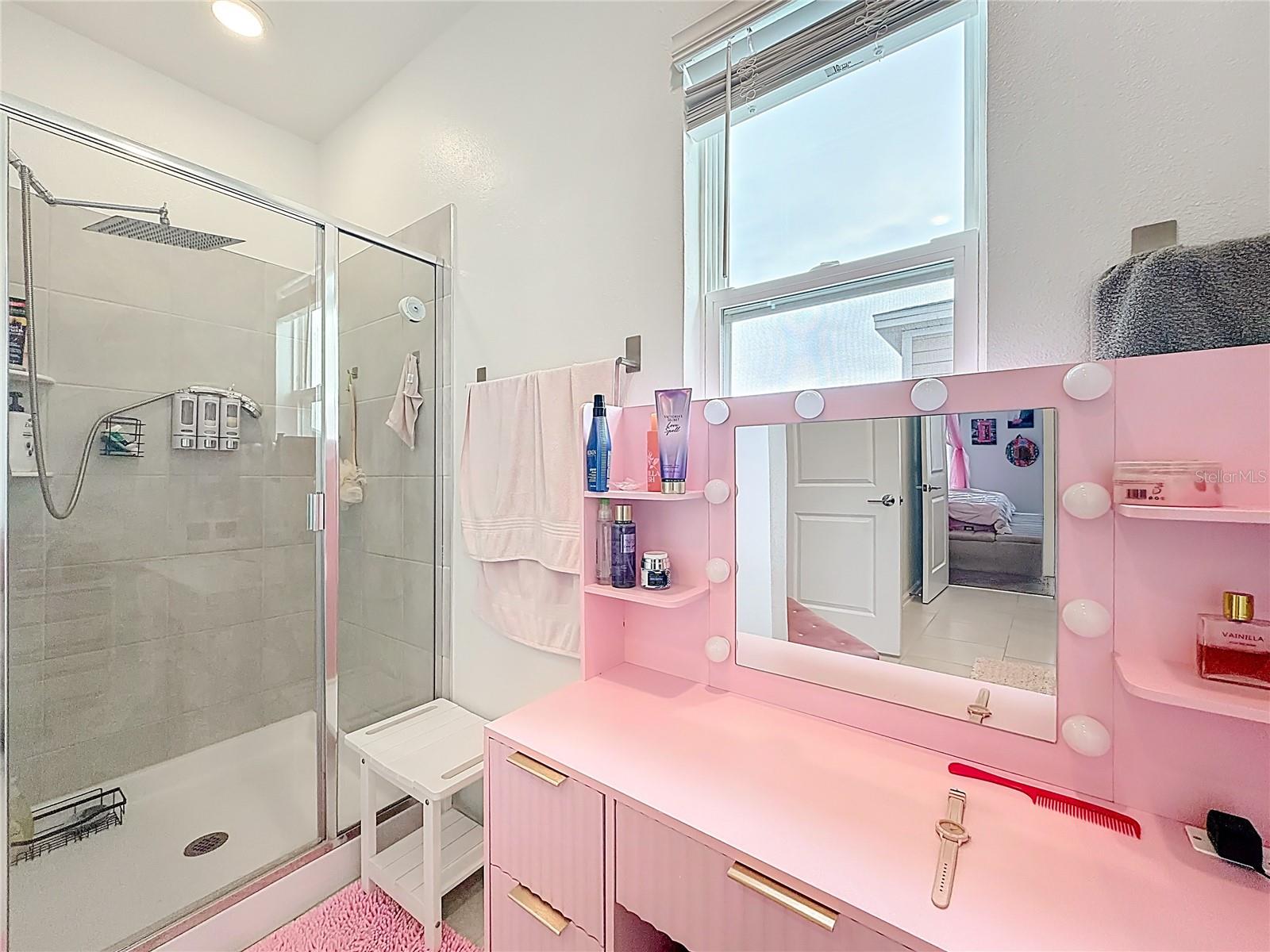 RHETTS RDG - Residential