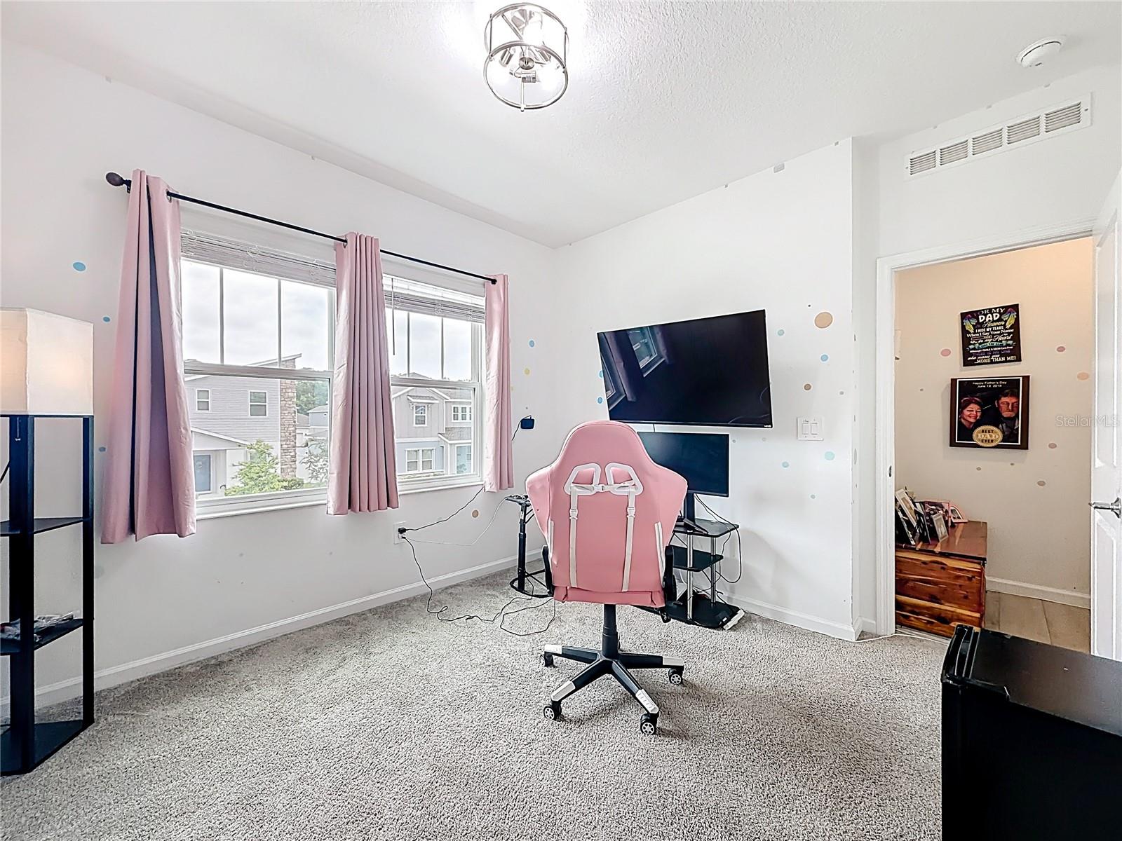 RHETTS RDG - Residential