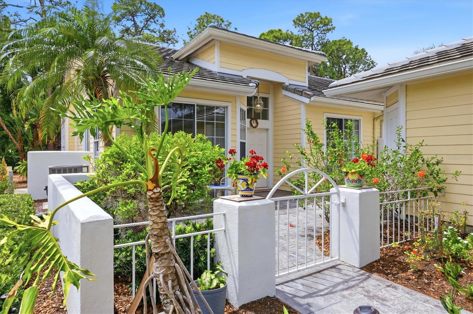 UNIVERSITY PARK COUNTRY CLUB - Residential