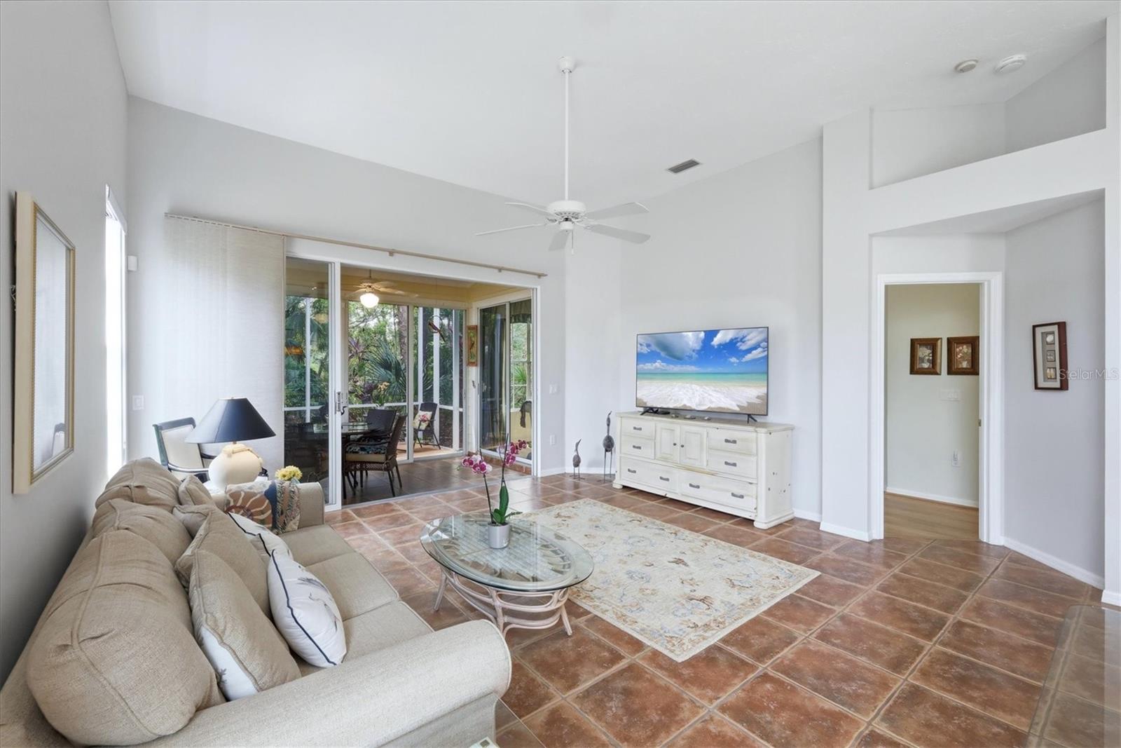 UNIVERSITY PARK COUNTRY CLUB - Residential