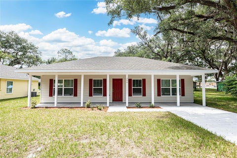 Photo of 306 E Georgia Avenue, Bushnell, FL 33513 (MLS # G5113514)