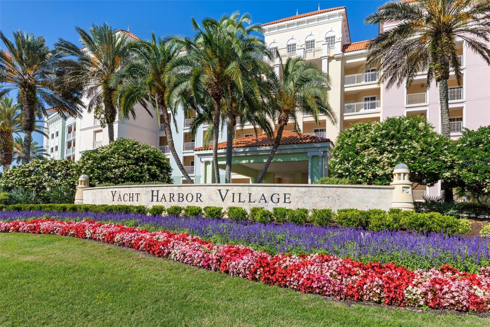 YACHT HARBOR - Land