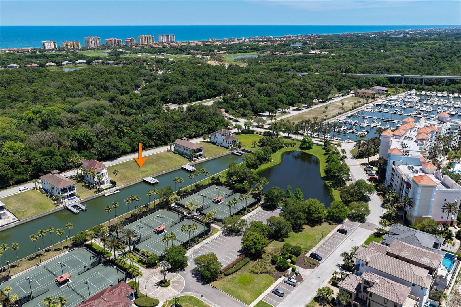 YACHT HARBOR - Land