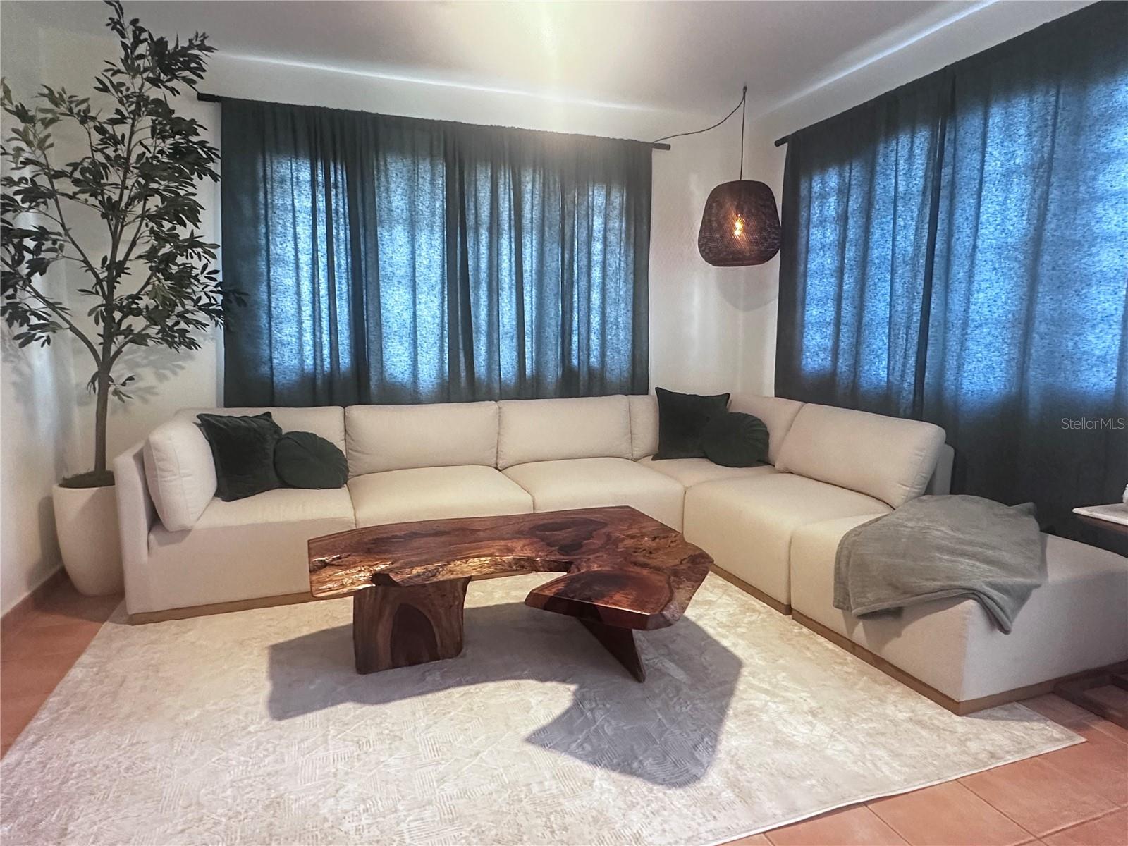 PUNTA DEL MAR BEACH VILLAGE - Residential