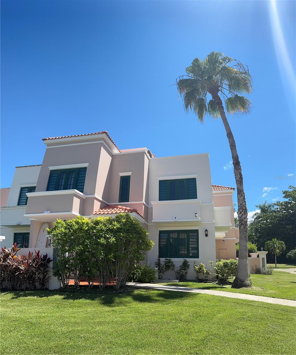 PUNTA DEL MAR BEACH VILLAGE - Residential