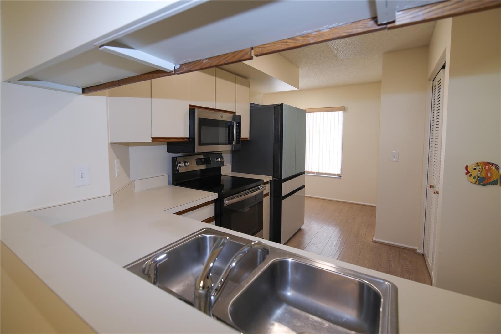 2760 71ST STREET COURT W 2760