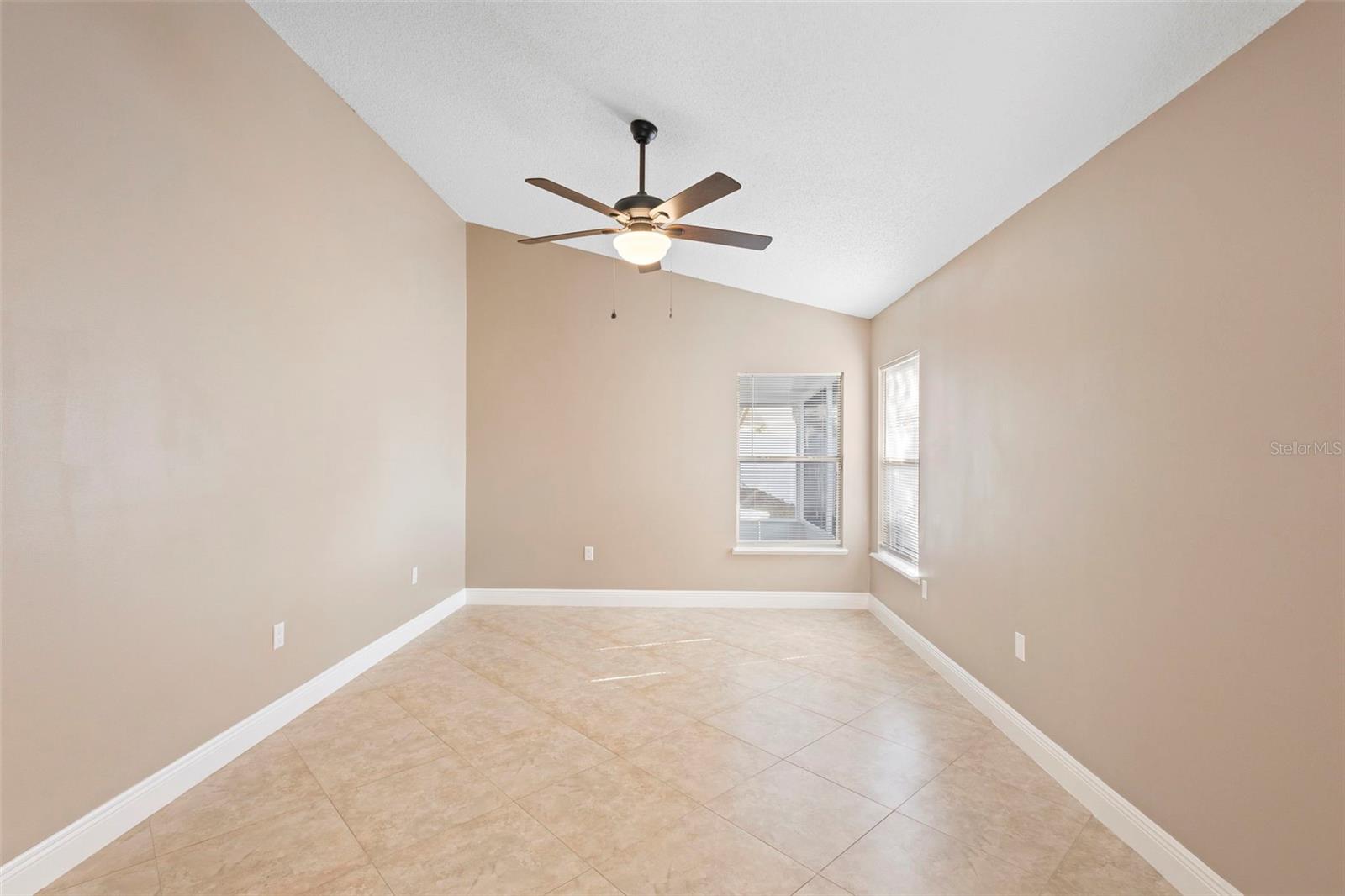 CHASE GROVES UNIT 7A - Residential Lease