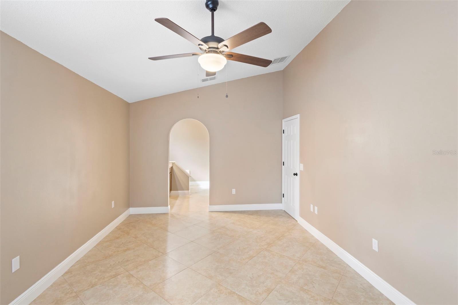 CHASE GROVES UNIT 7A - Residential Lease