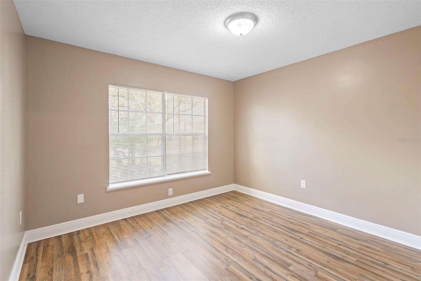 CHASE GROVES UNIT 7A - Residential Lease