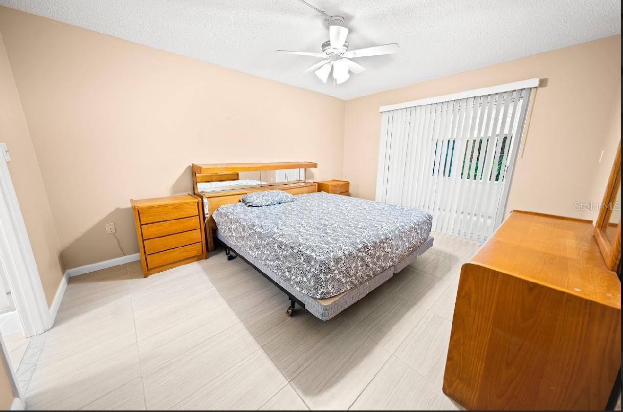 BAYSHORE ON THE LAKE APTS II SEC 3 - Residential