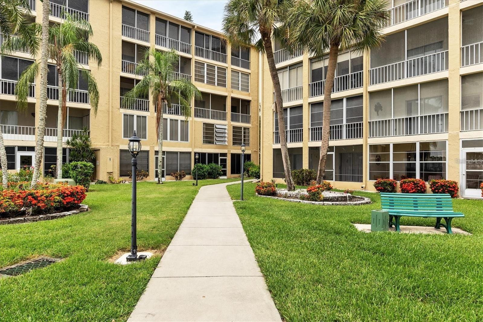 BAYSHORE ON THE LAKE APTS II SEC 3 - Residential