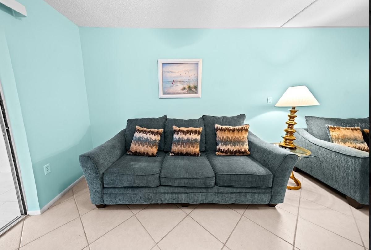 BAYSHORE ON THE LAKE APTS II SEC 3 - Residential