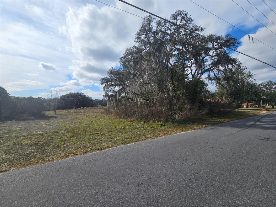 Nearly a half acre lot (.46) on Lake Francis in the Lakewood subdivision of the Ridge Manor area of Dade City. Nice neighborhood, and it lends to easy access to 301 and I-75, where you are less than an hour to downtown Tampa and about an hour to Tampa International Airport and Orlando, with Ridge Manor Community Park close by. Schedule your showing today!