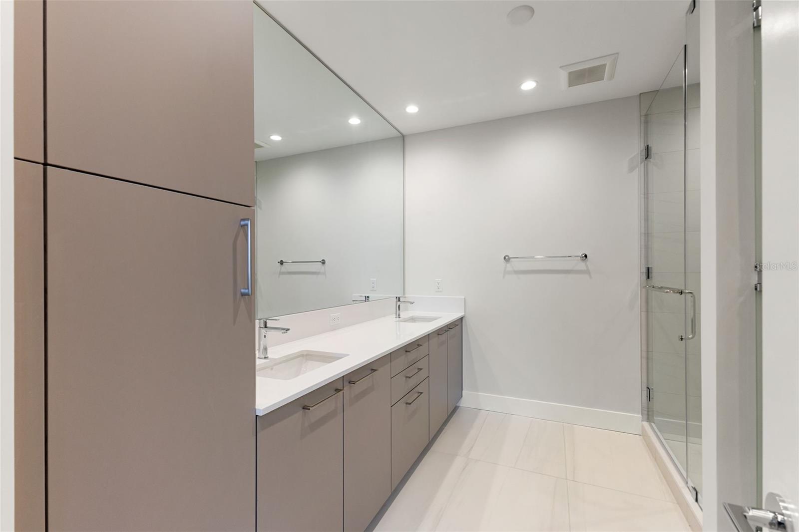 ART HOUSE CONDO - Residential