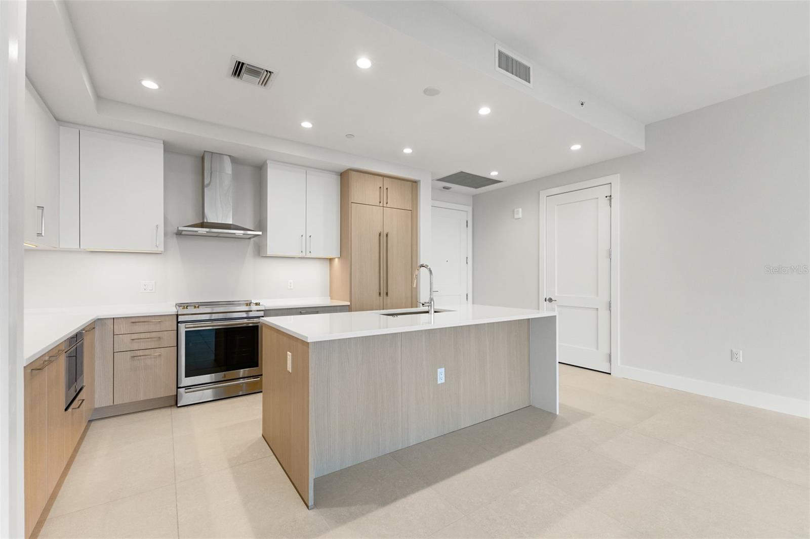 275 1ST AVENUE S 2308