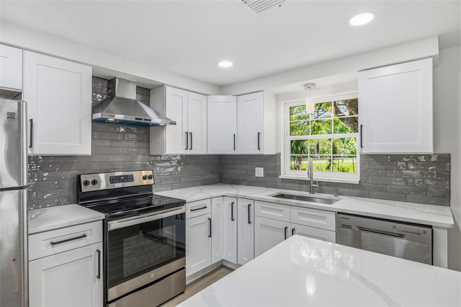 Z HEIGHTS 1ST ADD - Residential