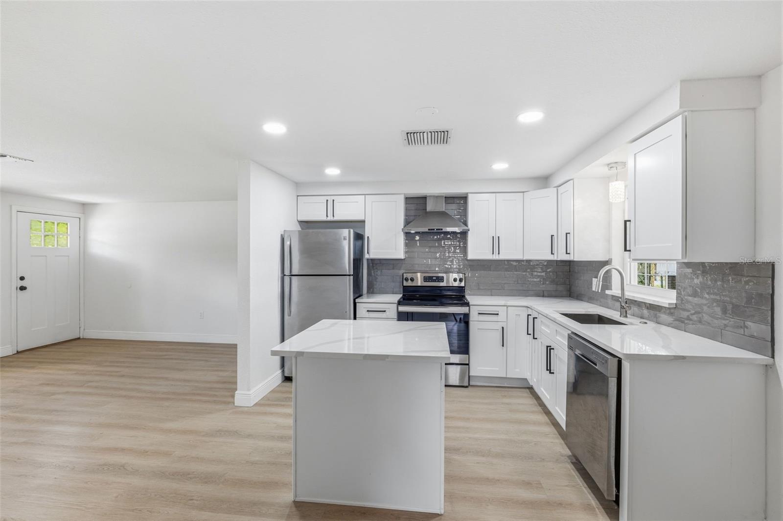 Z HEIGHTS 1ST ADD - Residential