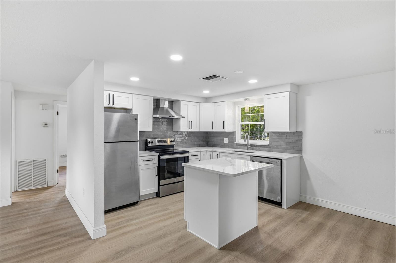 Z HEIGHTS 1ST ADD - Residential