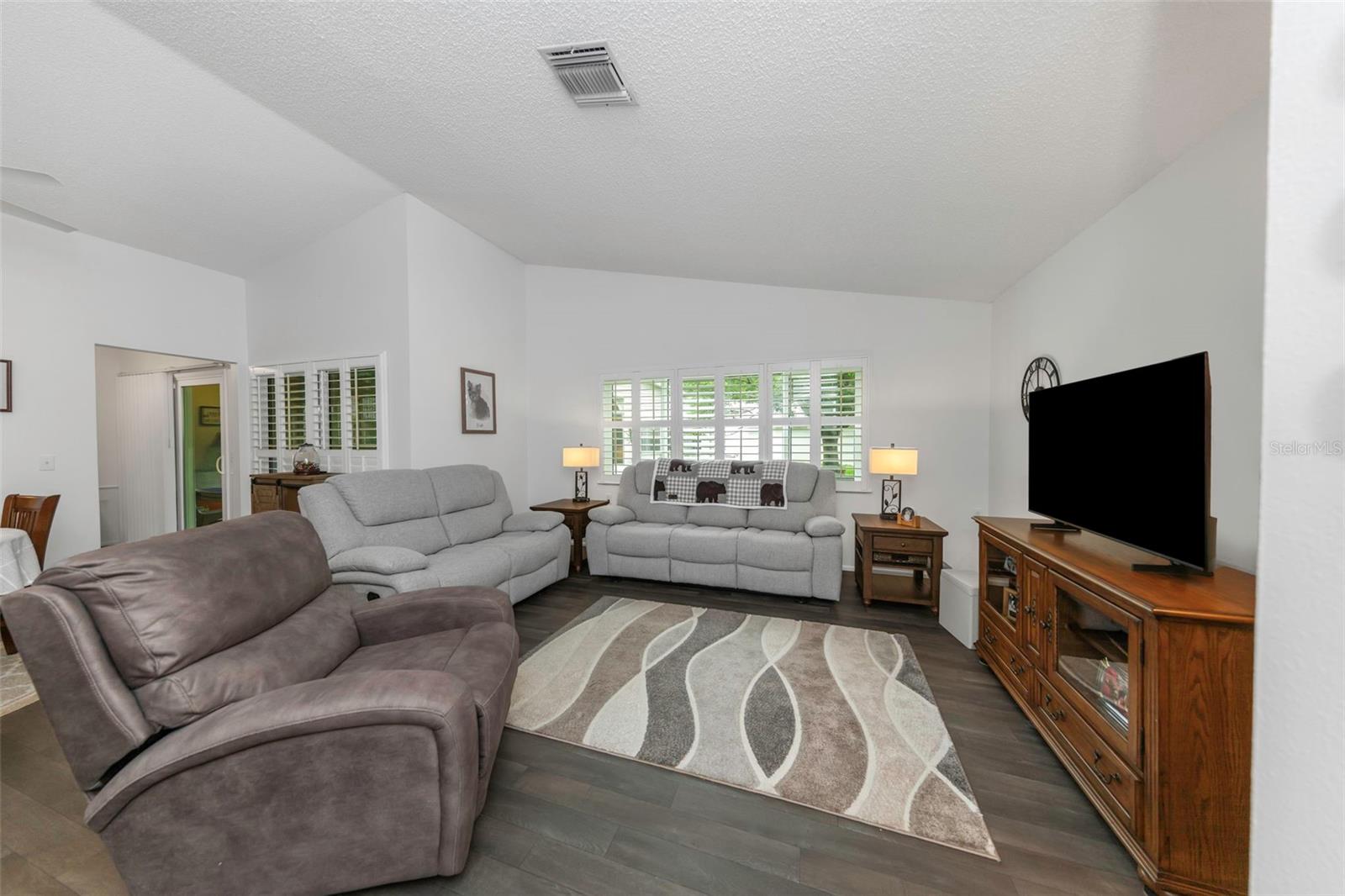 4866 ENFIELD COURT