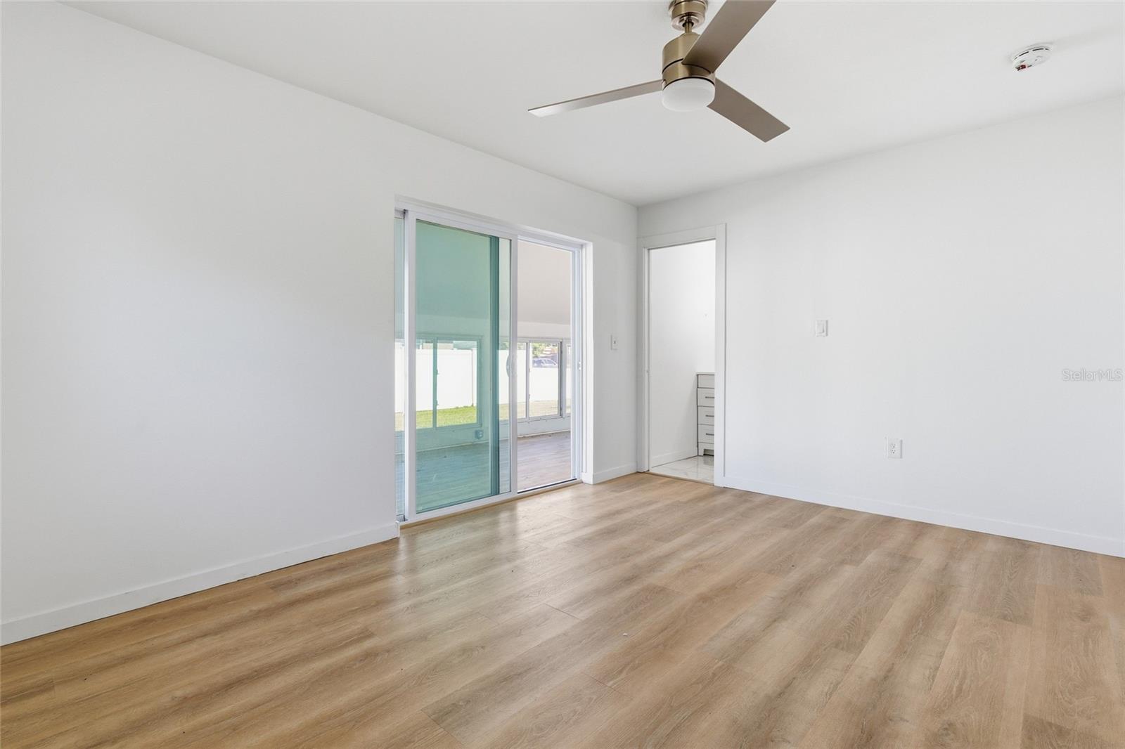 CHARLOTTE  ACRES - Residential