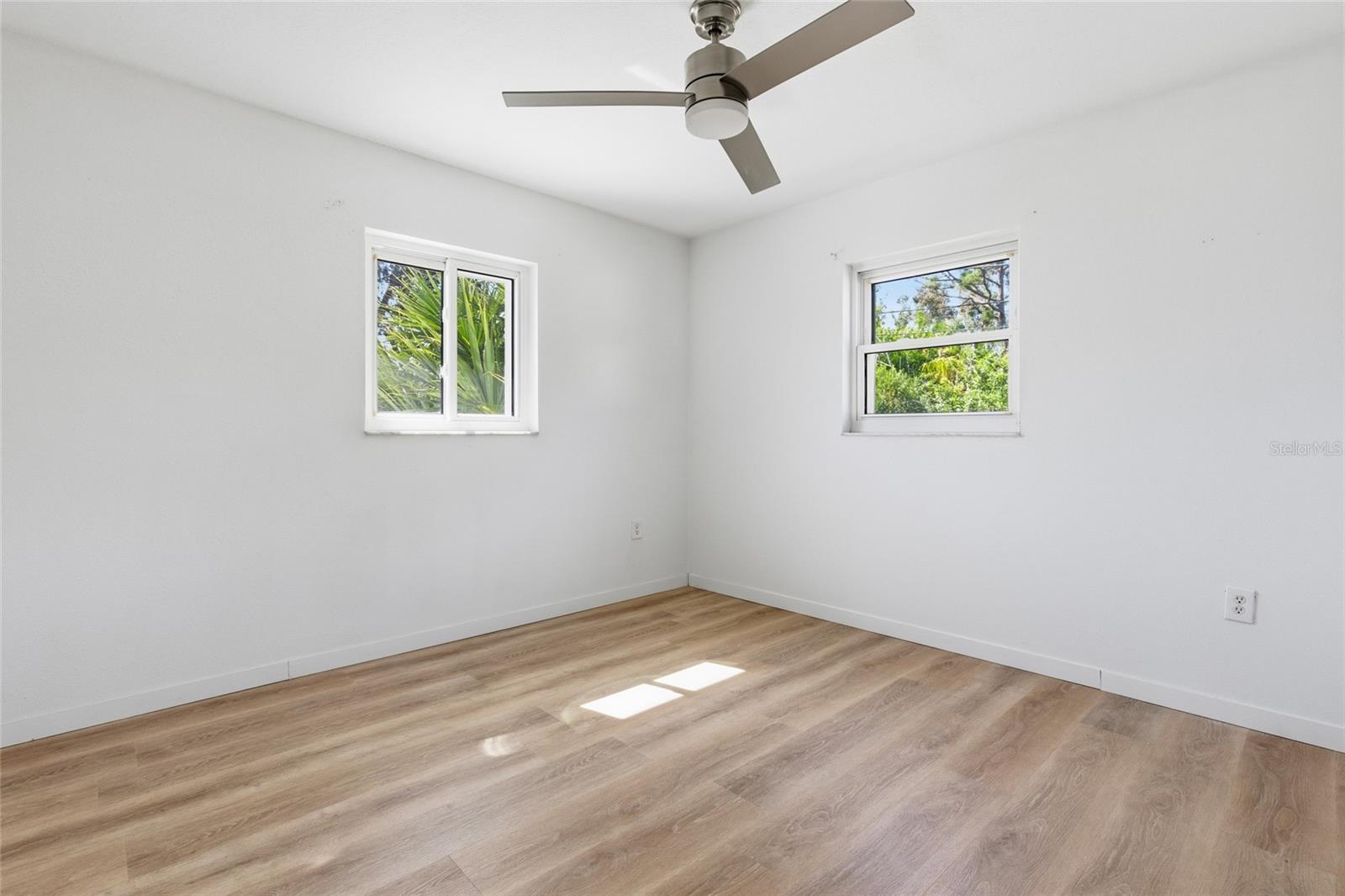 CHARLOTTE  ACRES - Residential