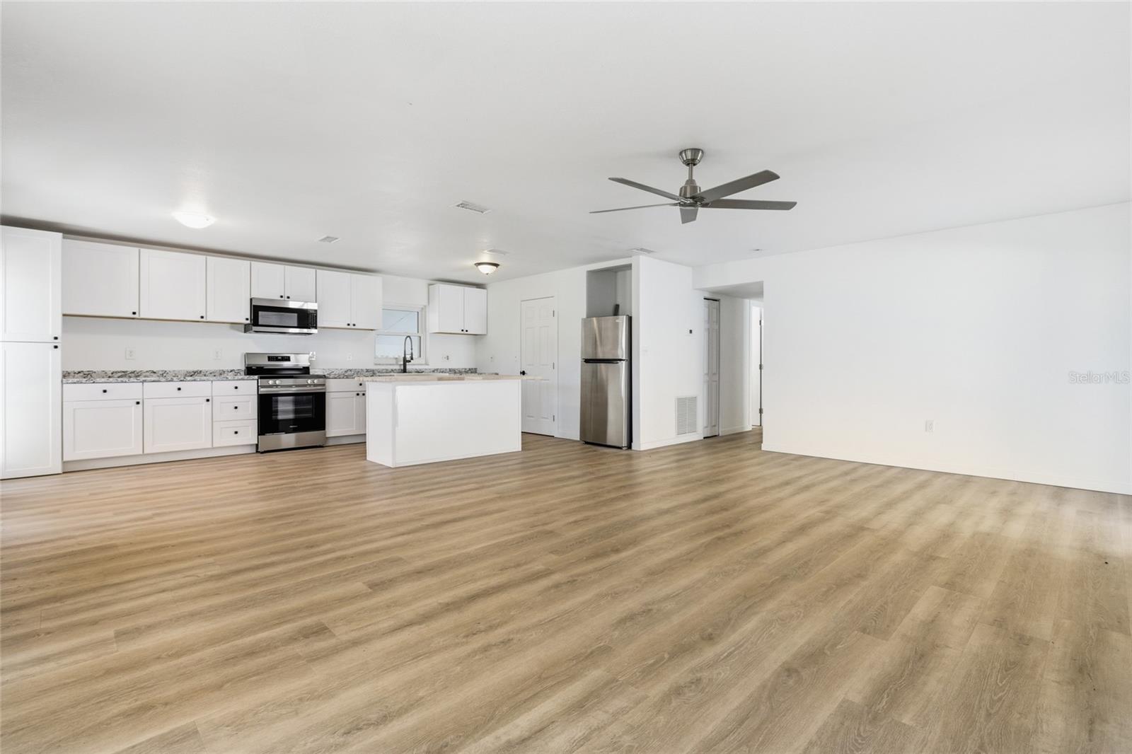 CHARLOTTE  ACRES - Residential