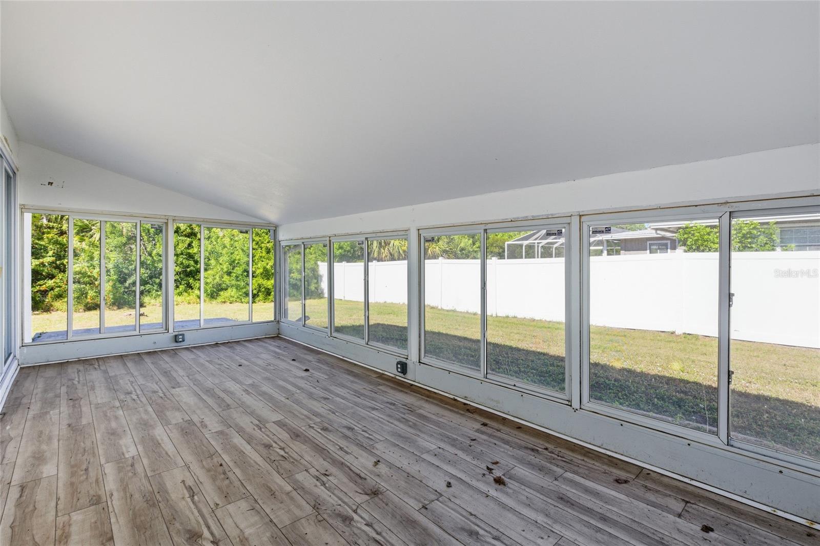 CHARLOTTE  ACRES - Residential