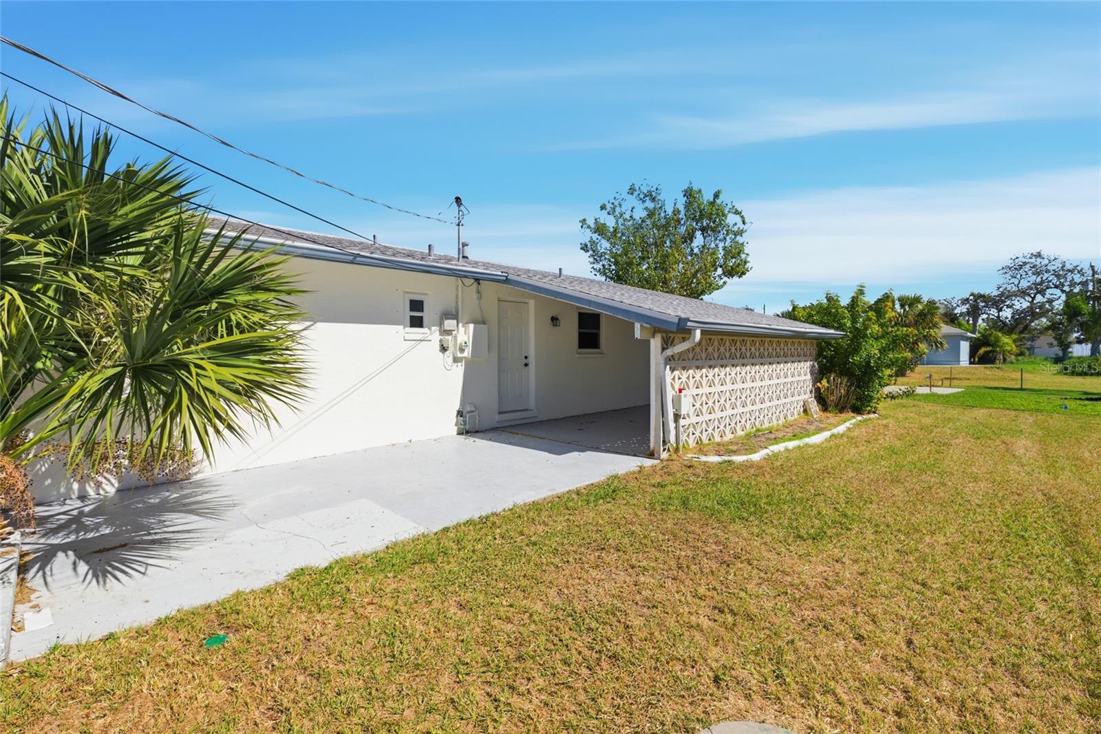 CHARLOTTE  ACRES - Residential