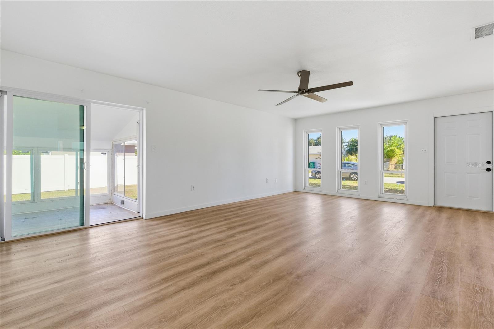 CHARLOTTE  ACRES - Residential