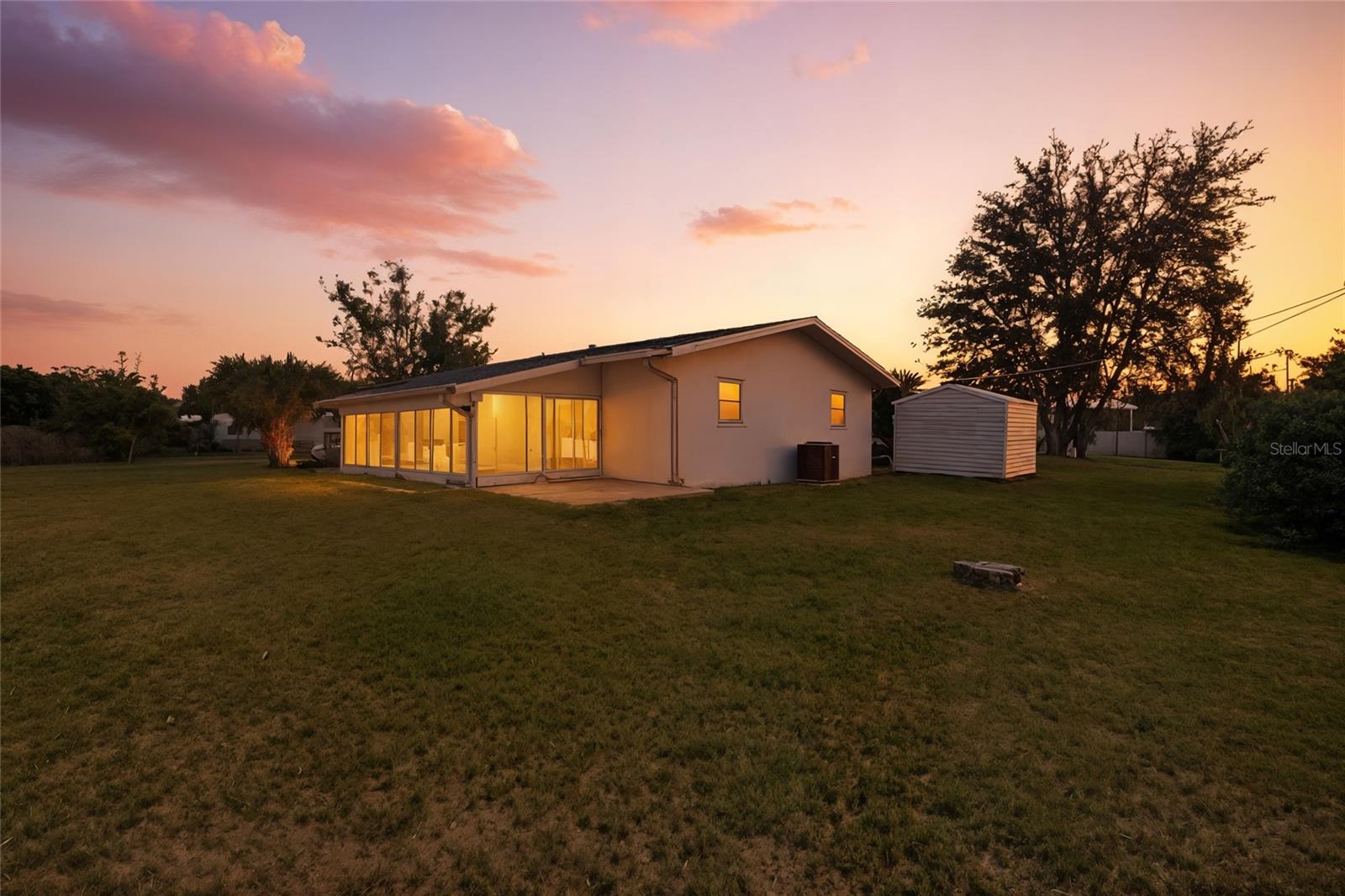 CHARLOTTE  ACRES - Residential