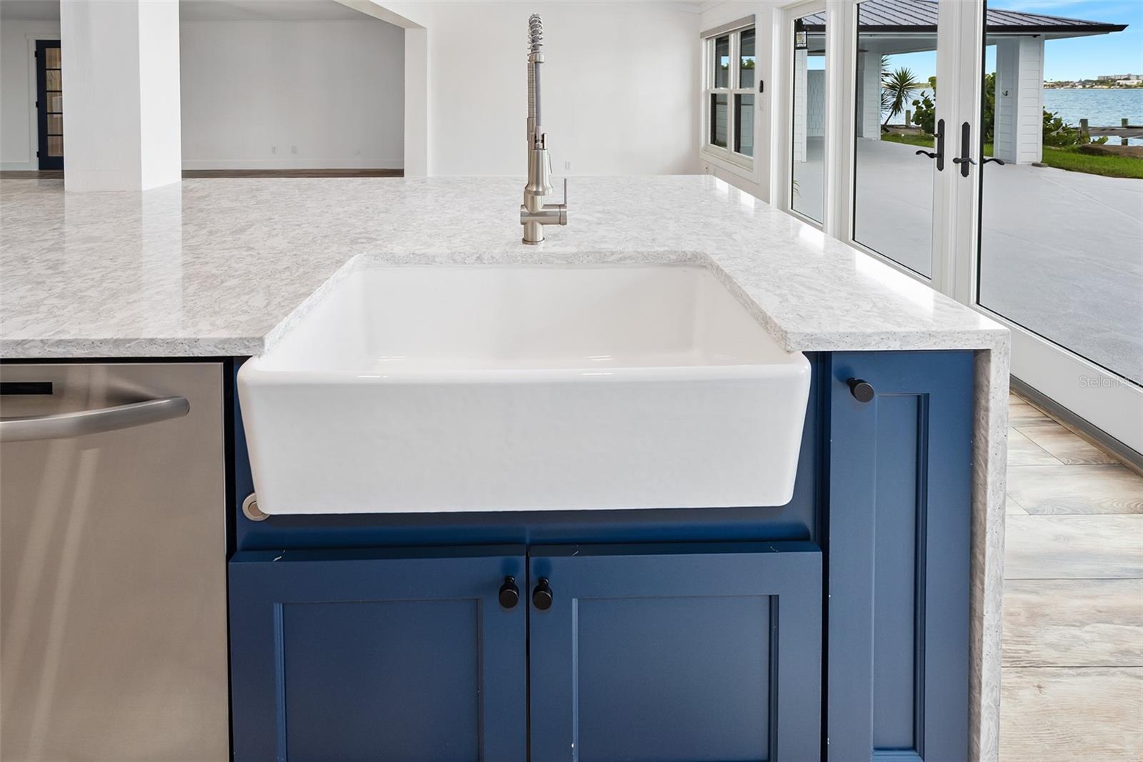 CAMEO POINT UNIT 02 - Residential