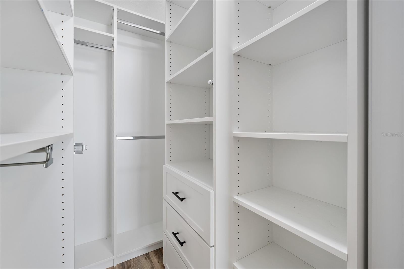 CAMEO POINT UNIT 02 - Residential