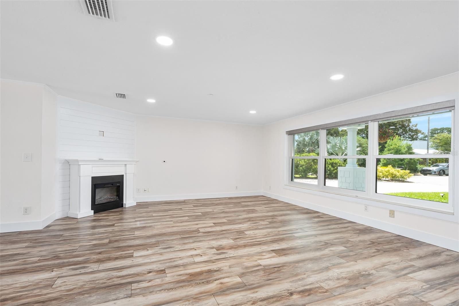 CAMEO POINT UNIT 02 - Residential