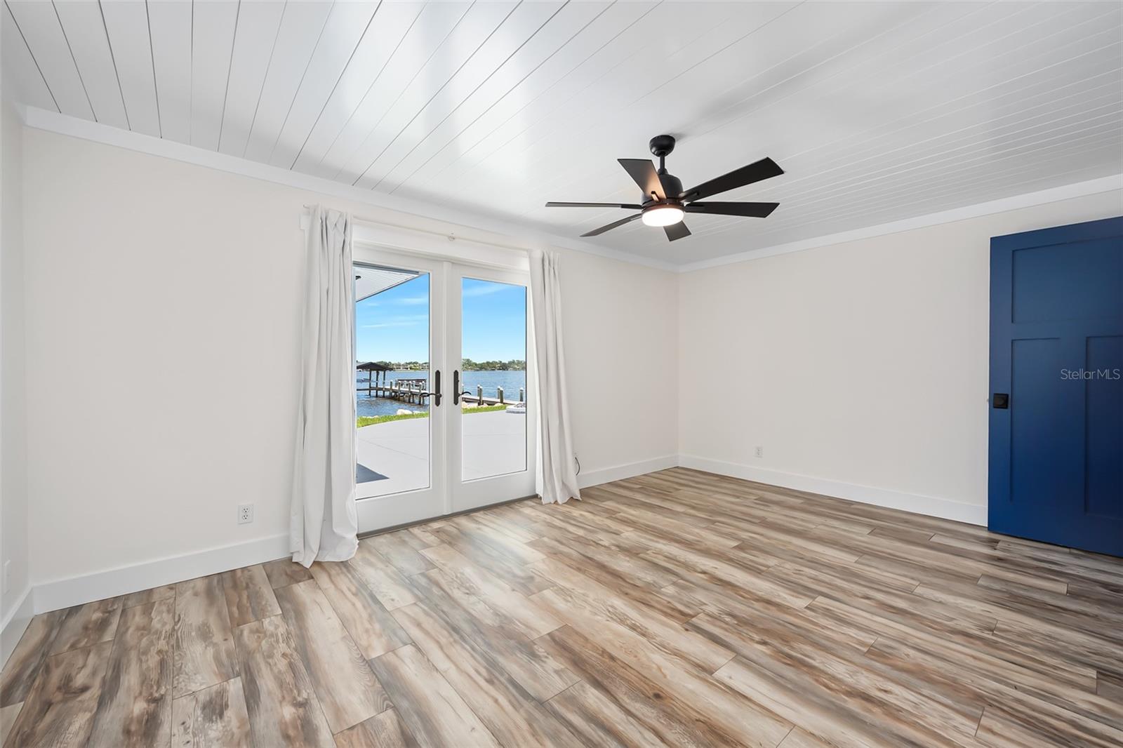 CAMEO POINT UNIT 02 - Residential