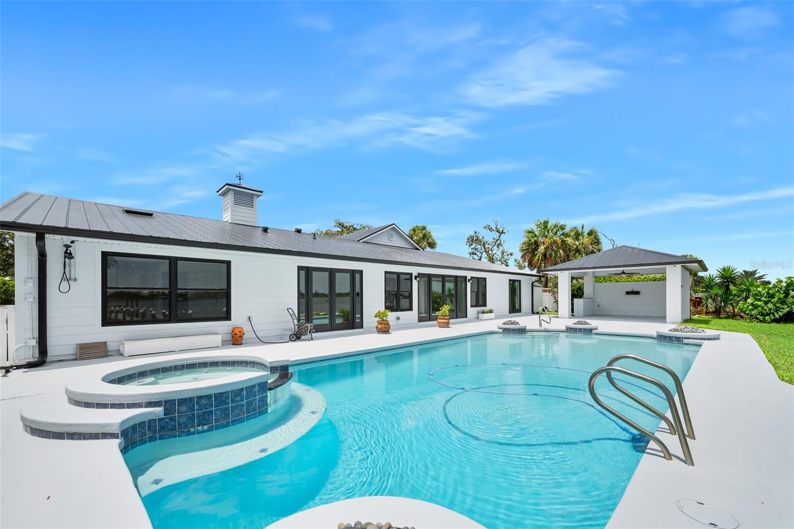 CAMEO POINT UNIT 02 - Residential