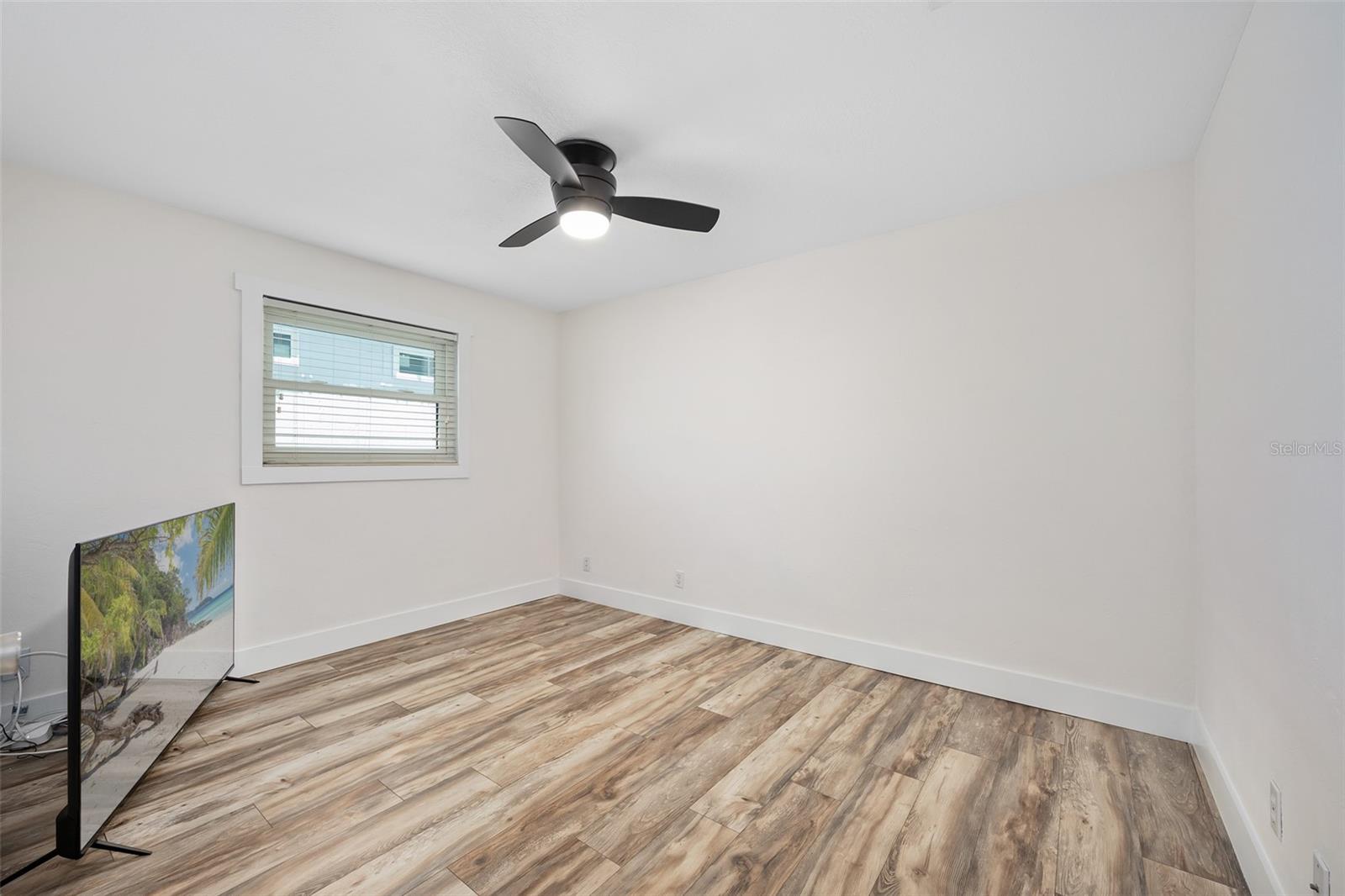 CAMEO POINT UNIT 02 - Residential