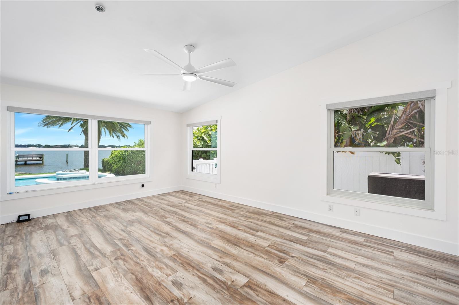 CAMEO POINT UNIT 02 - Residential