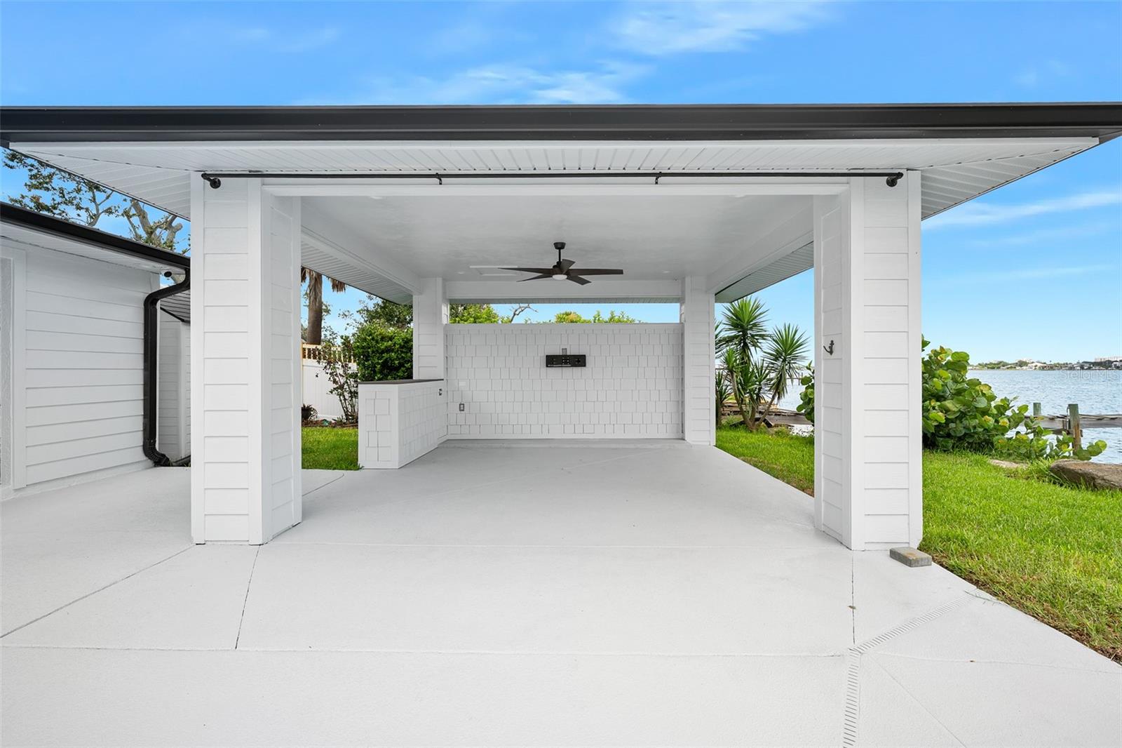 CAMEO POINT UNIT 02 - Residential
