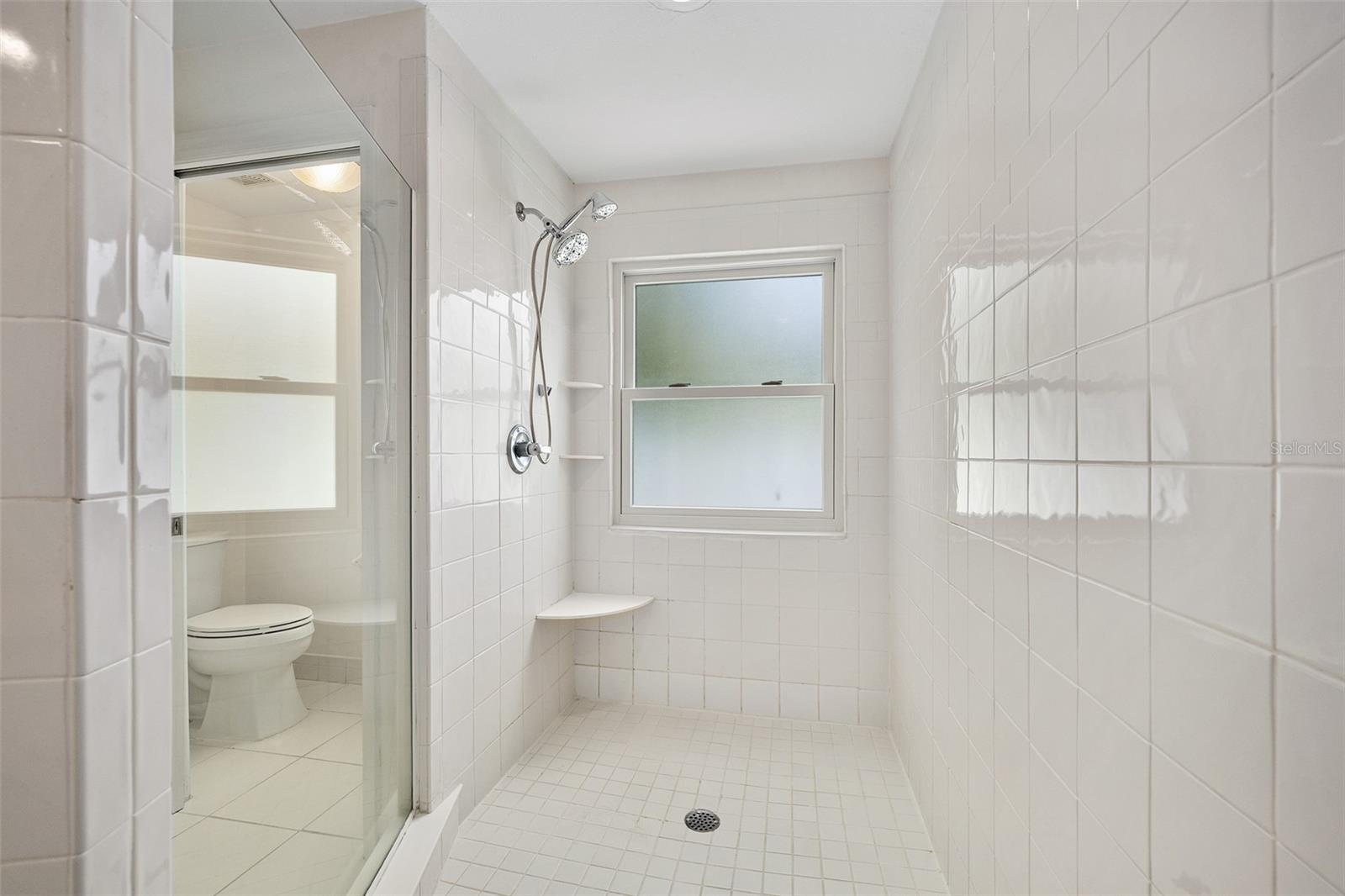 CAMEO POINT UNIT 02 - Residential