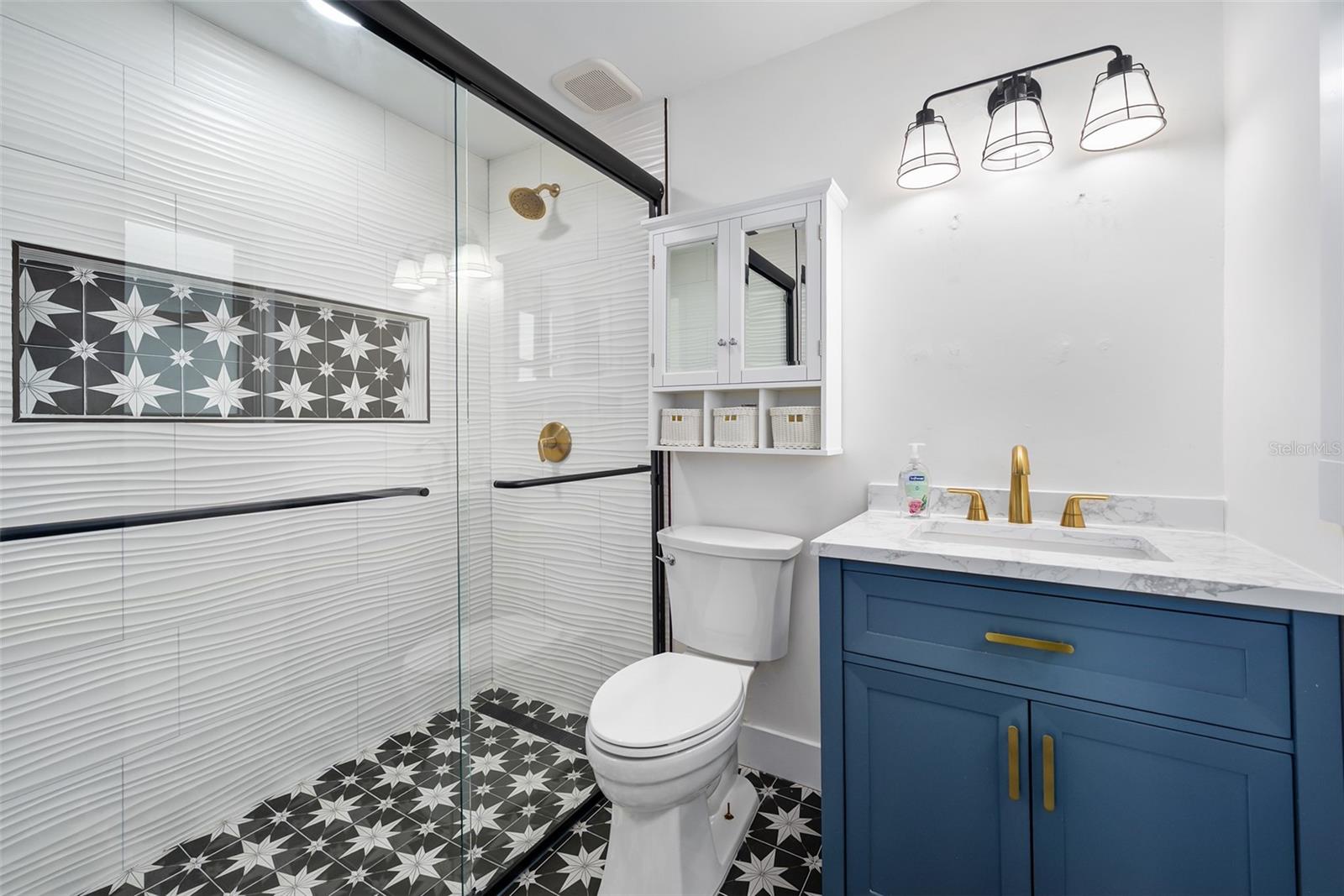 CAMEO POINT UNIT 02 - Residential