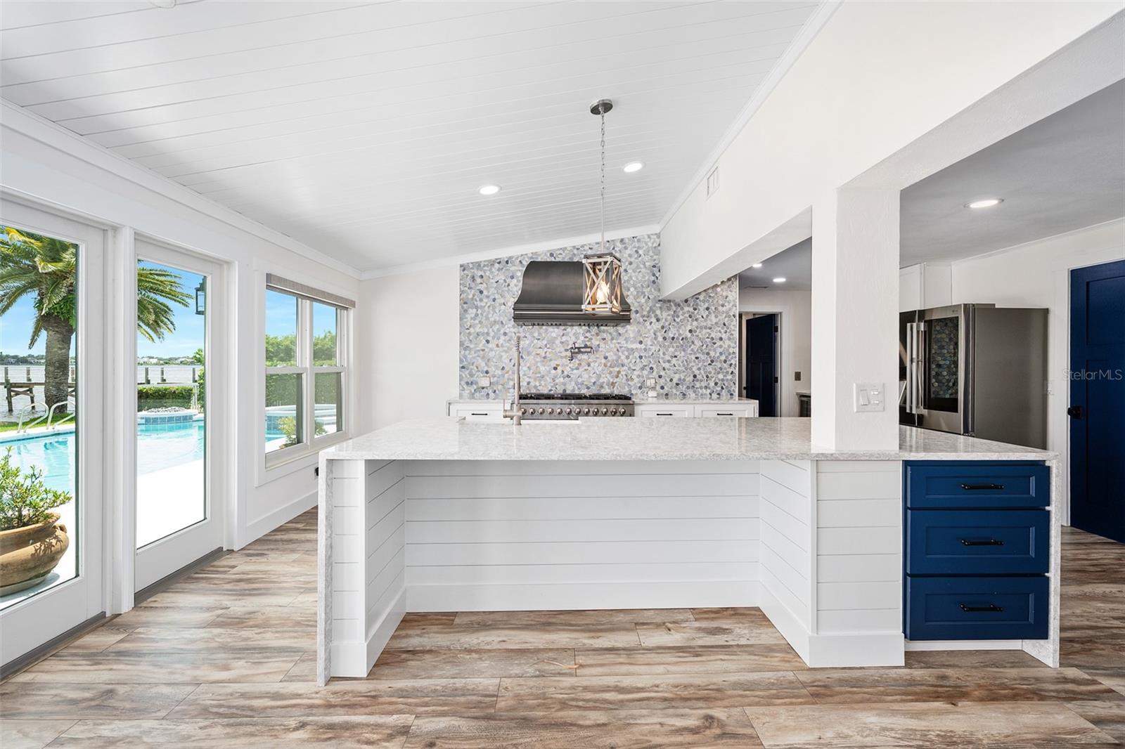 CAMEO POINT UNIT 02 - Residential