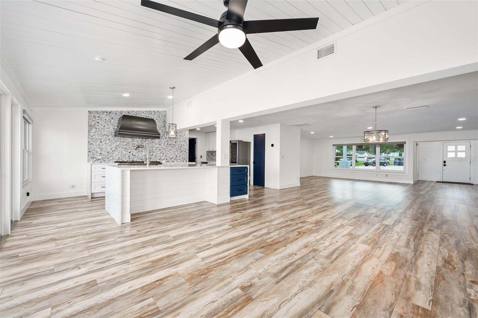 CAMEO POINT UNIT 02 - Residential