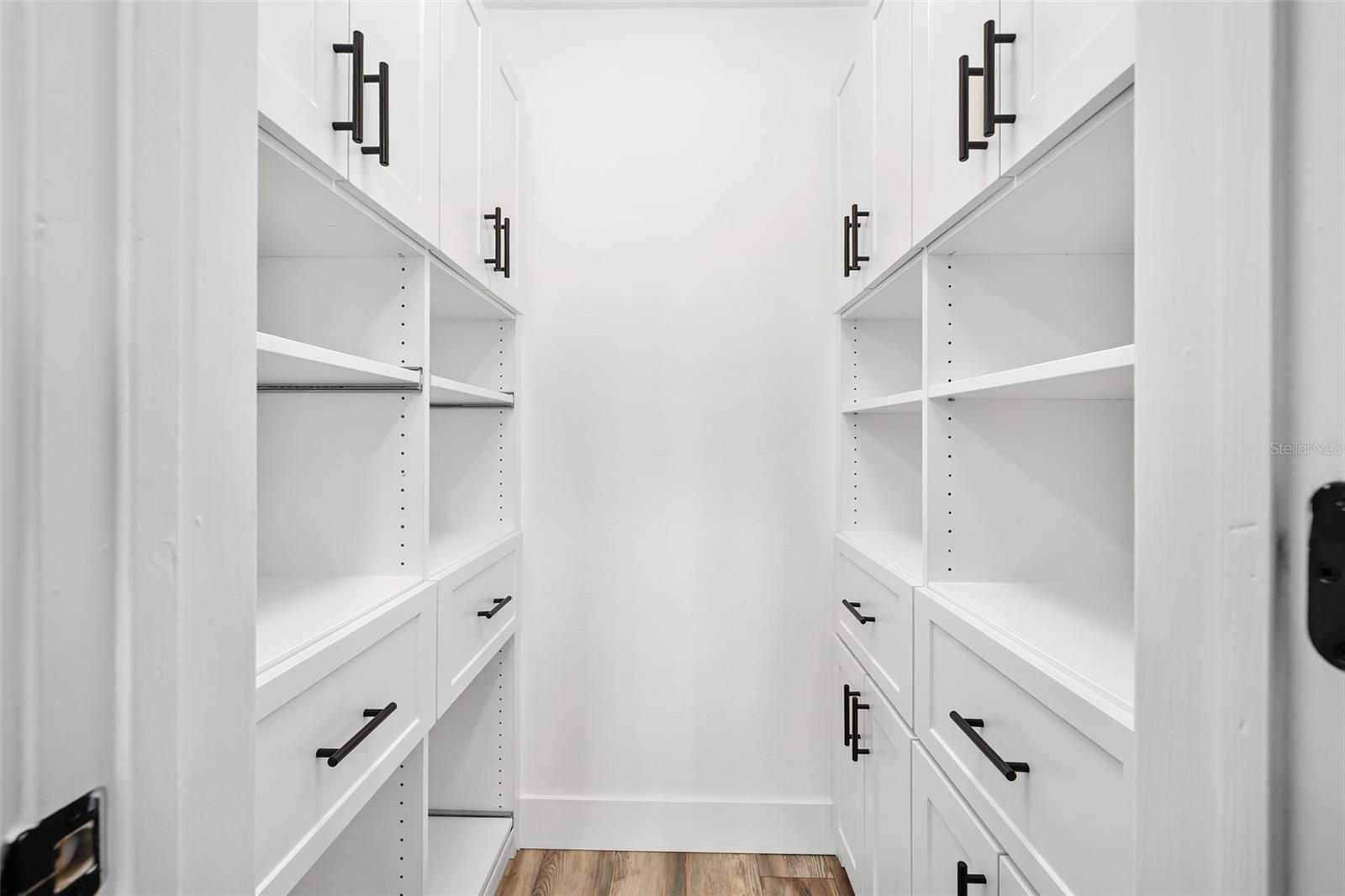 CAMEO POINT UNIT 02 - Residential