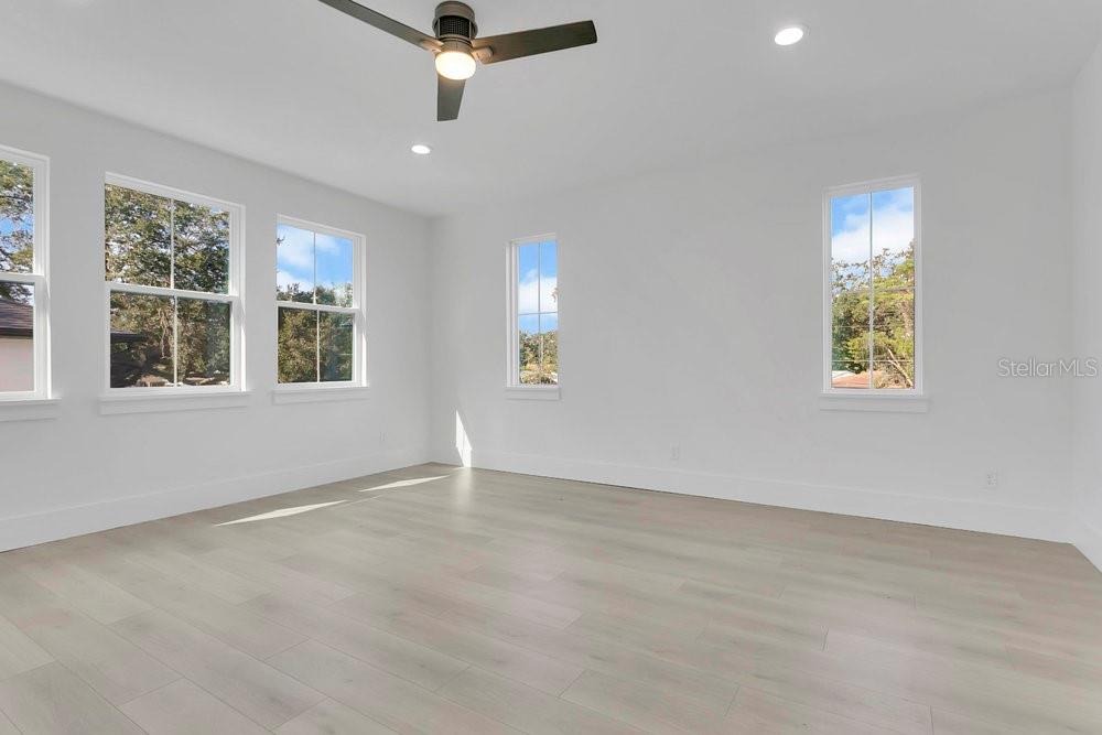 GOLFVIEW - Residential