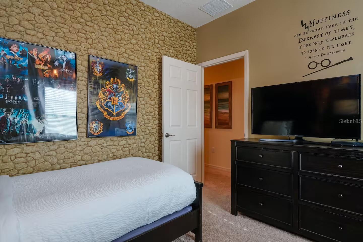 WEST LUCAYA VILLAGE - Residential